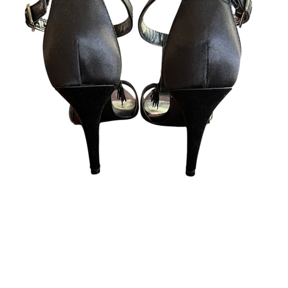 EUC! White House Black Market ‘Cape’ Black Fringe Sandals, Size 7M - Picture 4 of 5